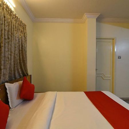 Oyo 29799 Hotel Abhiram Nellore Exterior photo