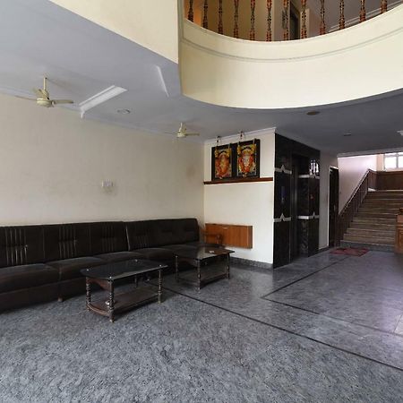 Oyo 29799 Hotel Abhiram Nellore Exterior photo