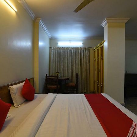 Oyo 29799 Hotel Abhiram Nellore Exterior photo