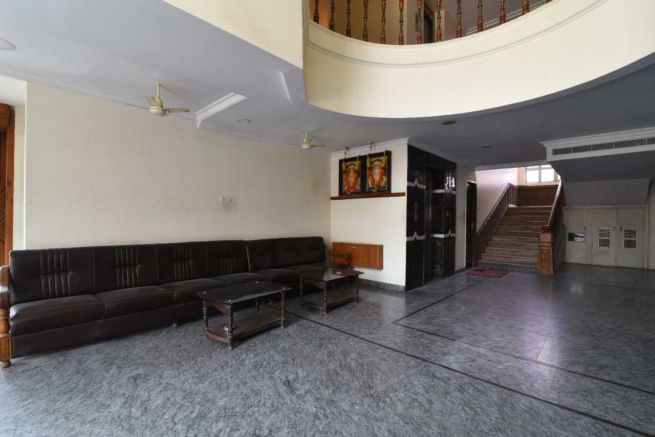 Oyo 29799 Hotel Abhiram Nellore Exterior photo