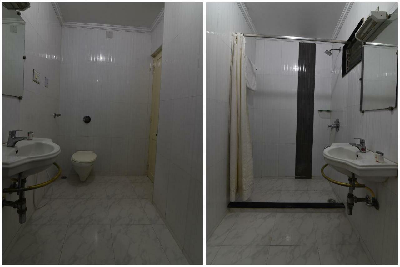 Oyo 29799 Hotel Abhiram Nellore Exterior photo