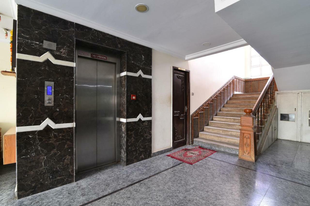 Oyo 29799 Hotel Abhiram Nellore Exterior photo